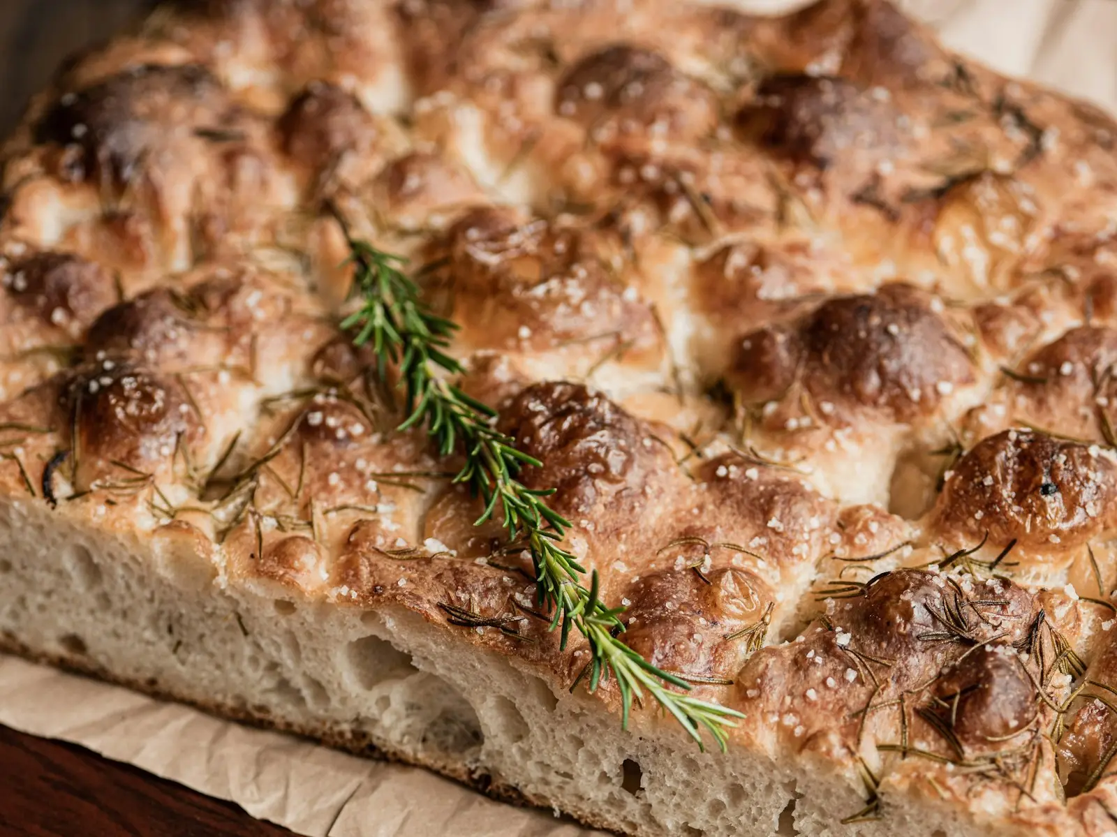 Focaccia al rosmarino con sale grosso